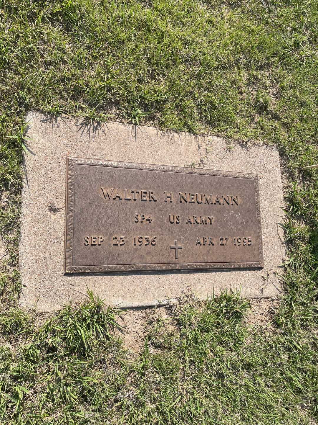 Walter Hadley Neumann's grave. Photo 3