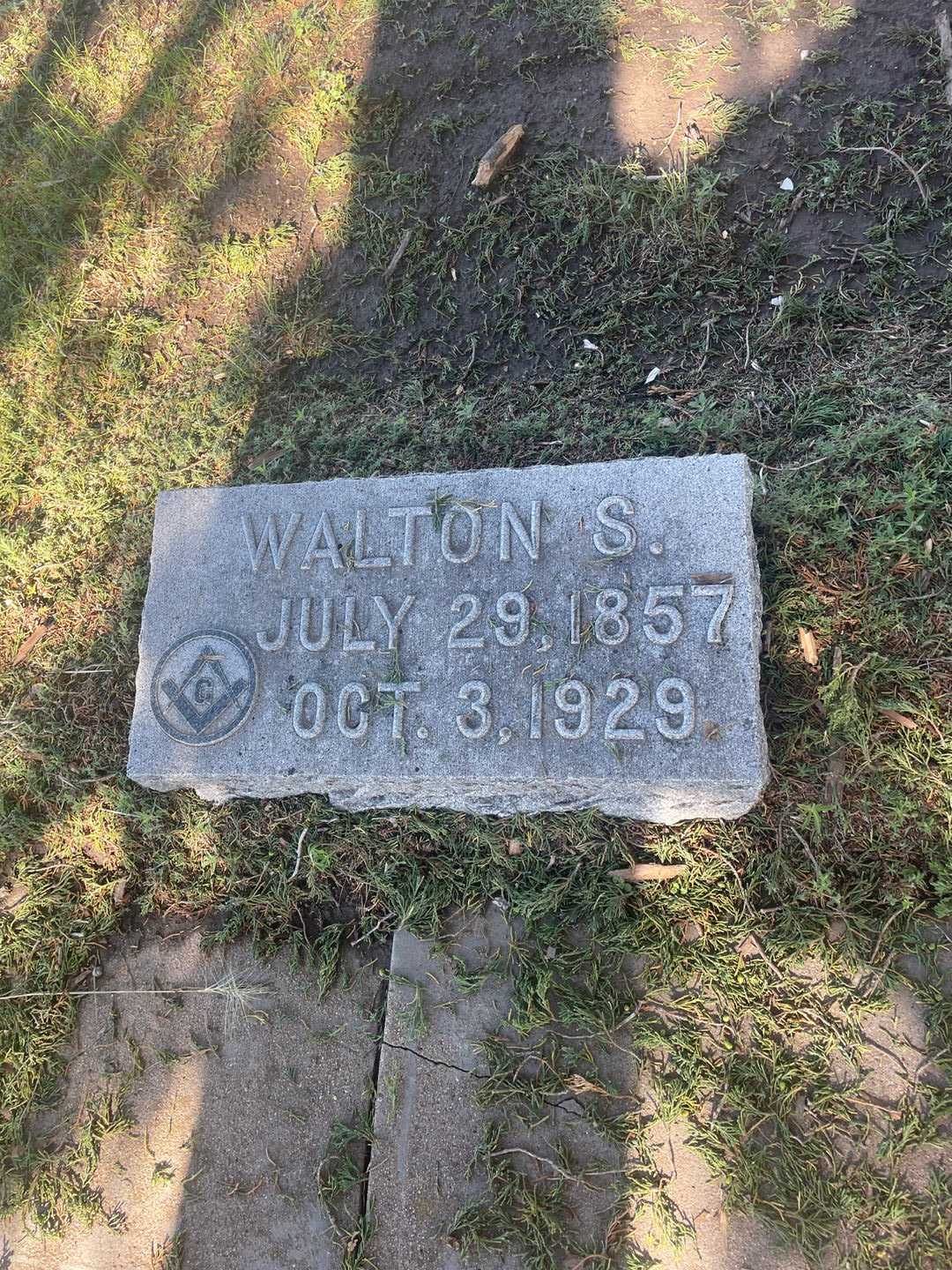 Walton S. Kenyon's grave. Photo 2