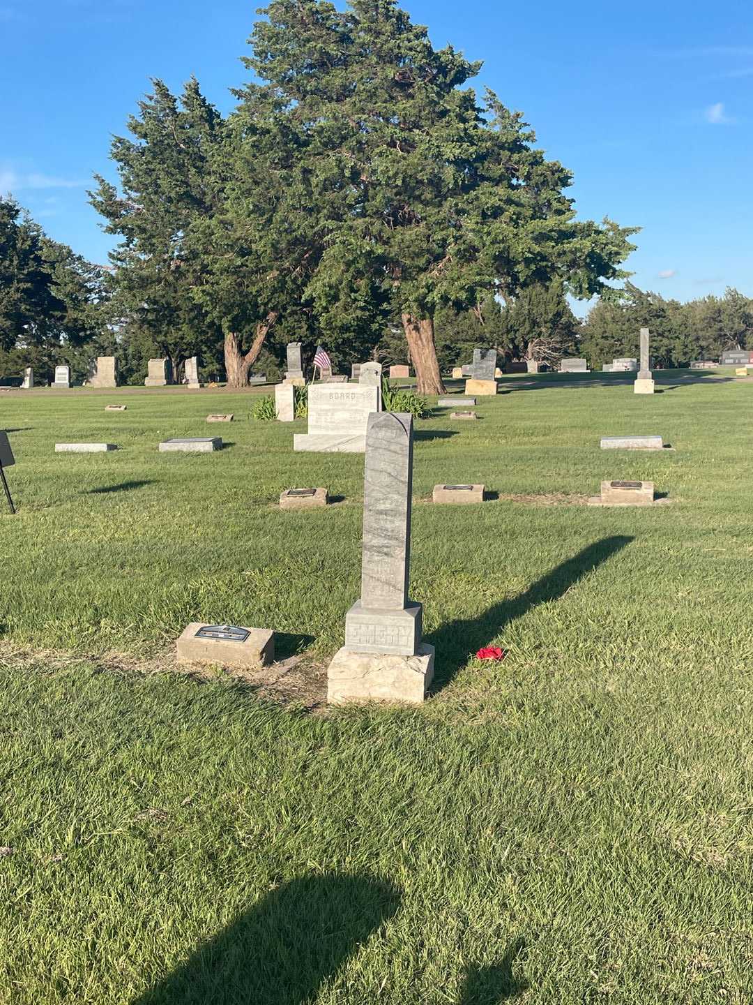 Lettia Emery's grave. Photo 1