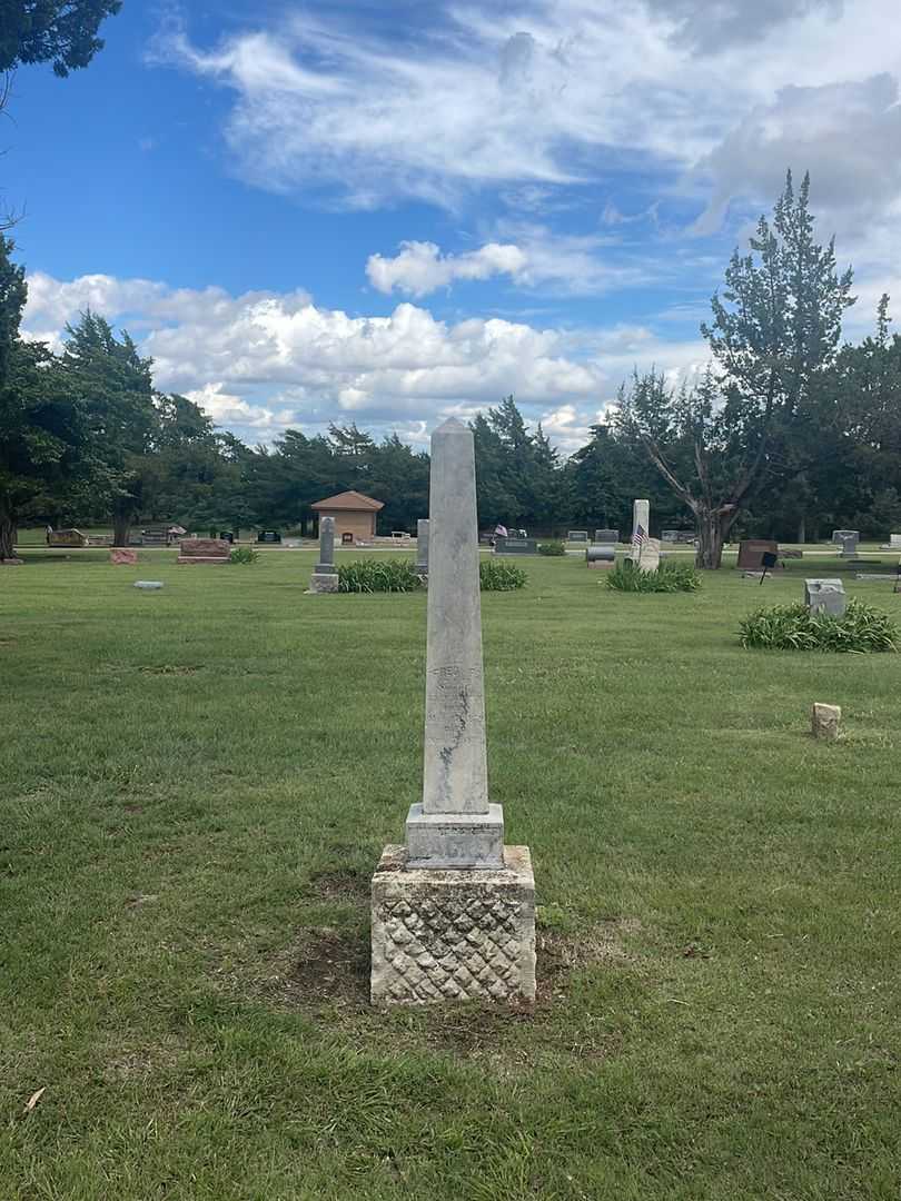 Fred F. Mackey's grave. Photo 1