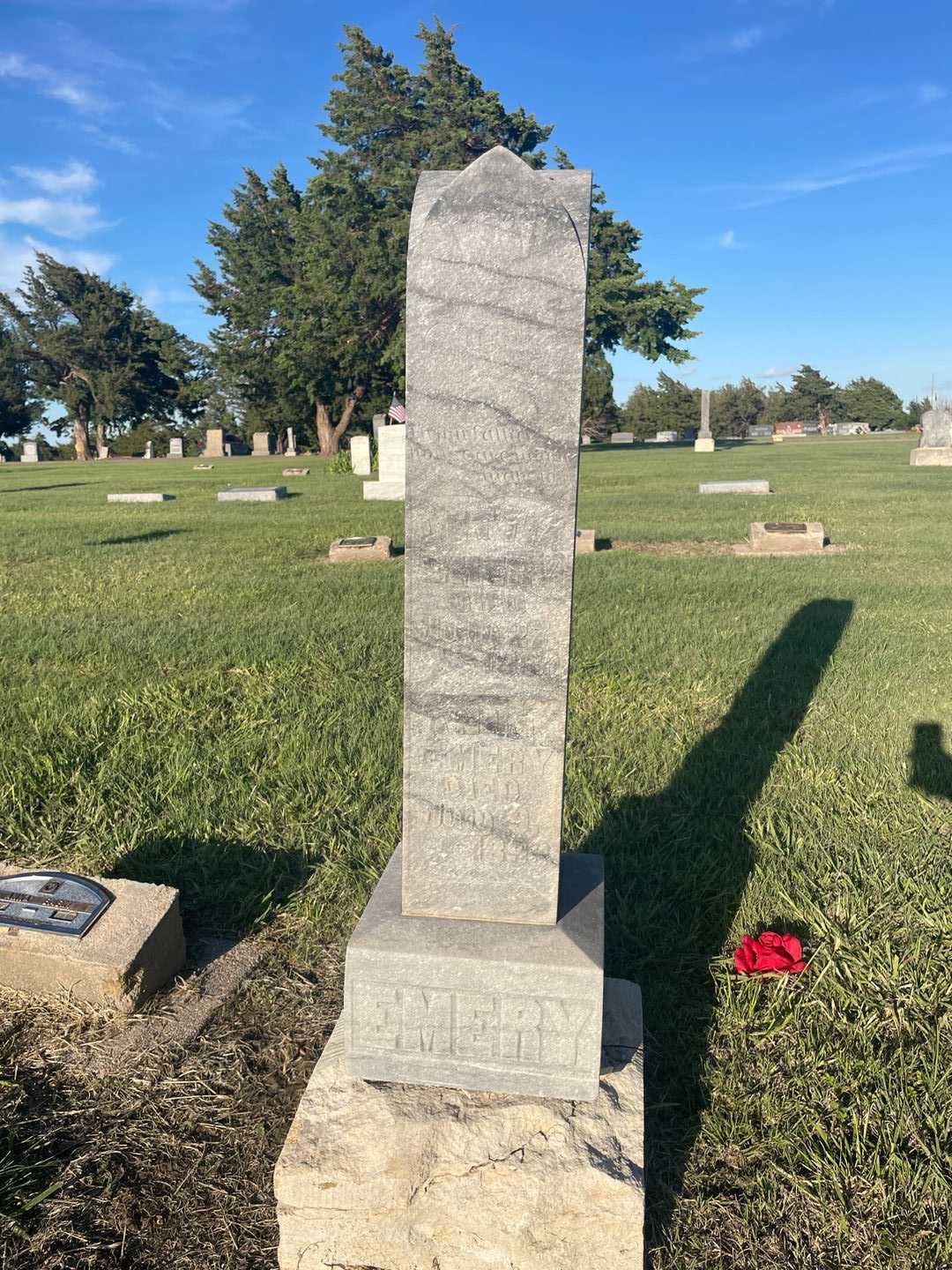 Lettia Emery's grave. Photo 2