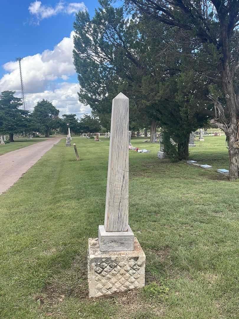 Blanche M. Mackey's grave. Photo 1