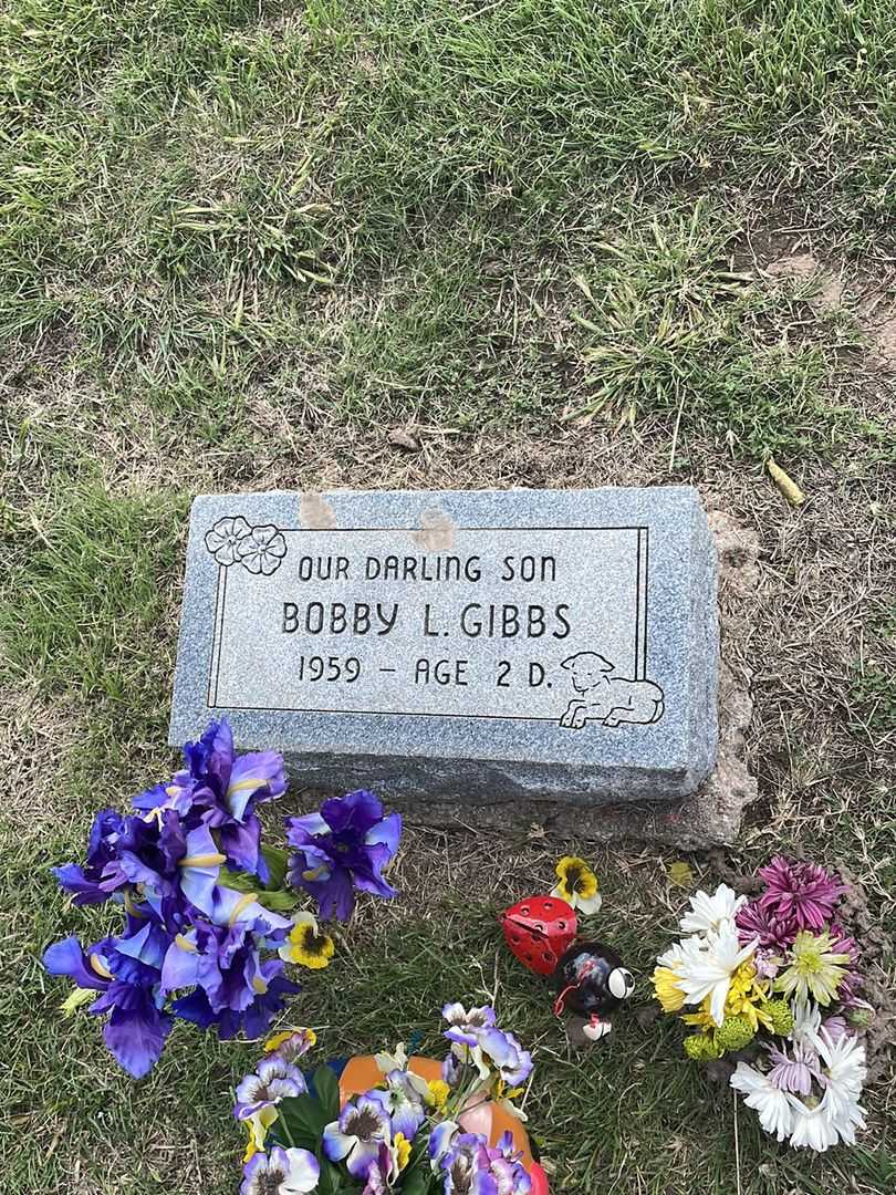Bobby L. Gibbs's grave. Photo 2