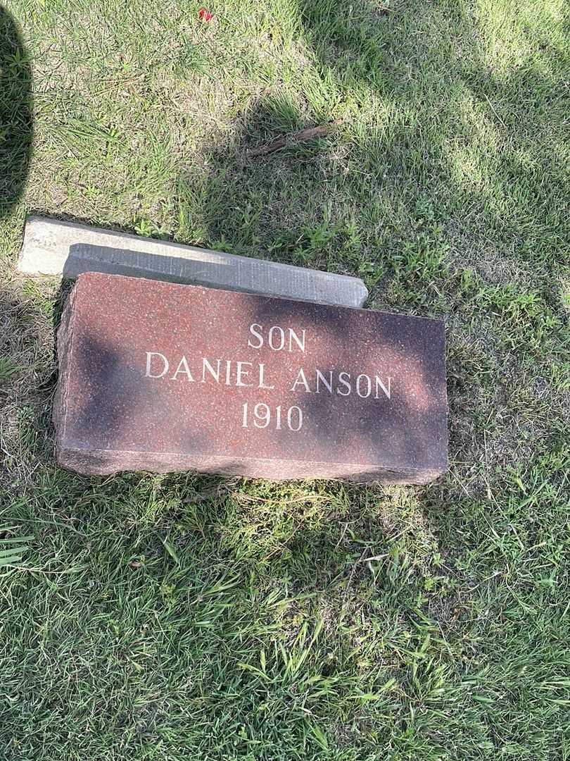 Daniel Anson O'Connell's grave. Photo 2