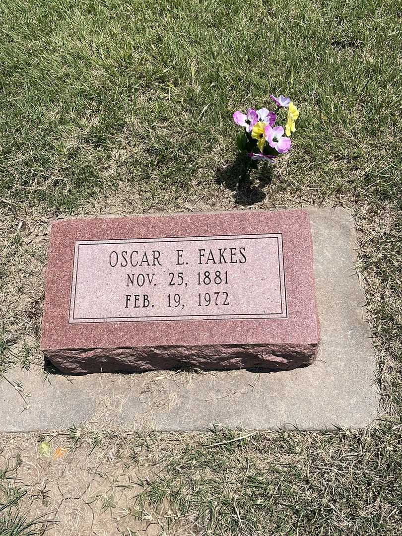 Oscar E. Fakes's grave. Photo 2