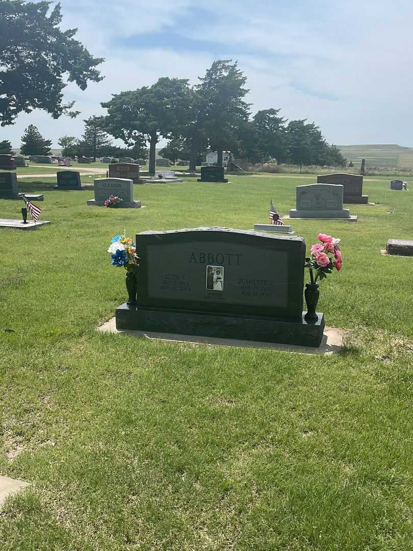 Jesse Eugene Abbott's grave. Photo 1