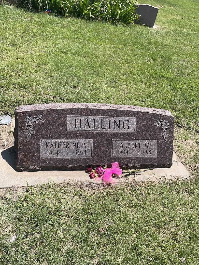 Katherine M. Halling's grave. Photo 2