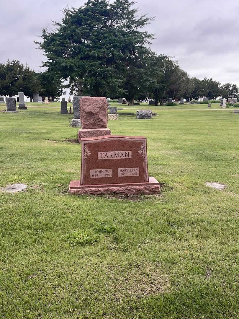 Mary Etta Tarman's grave. Photo 1