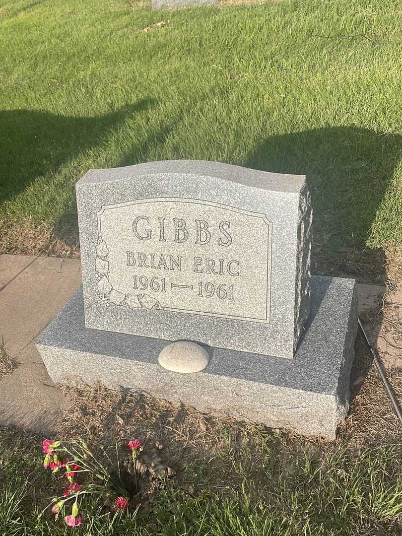 Brian Eric Gibbs's grave. Photo 2
