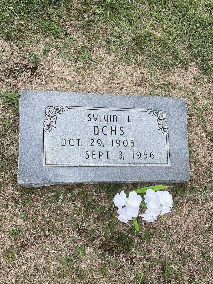 Sylvia Irene Ochs's grave. Photo 2