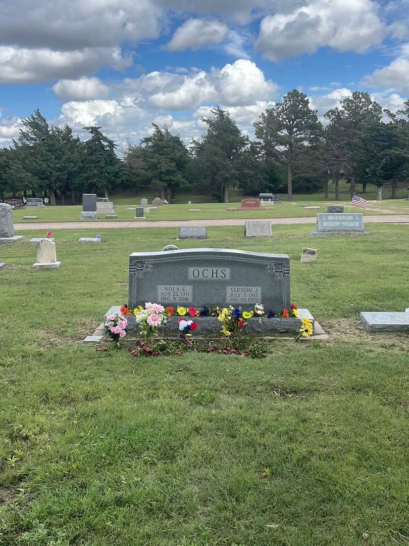 Nola Essie Ochs's grave. Photo 1
