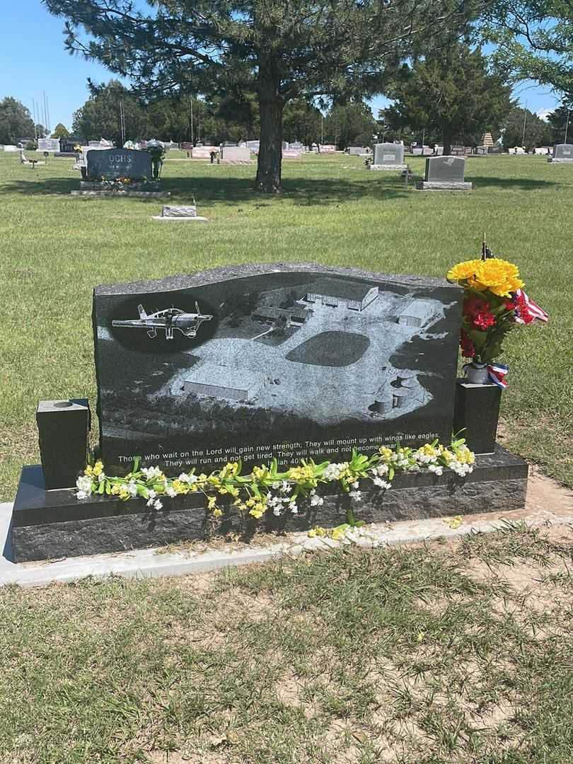 Alan V. Ochs's grave. Photo 3