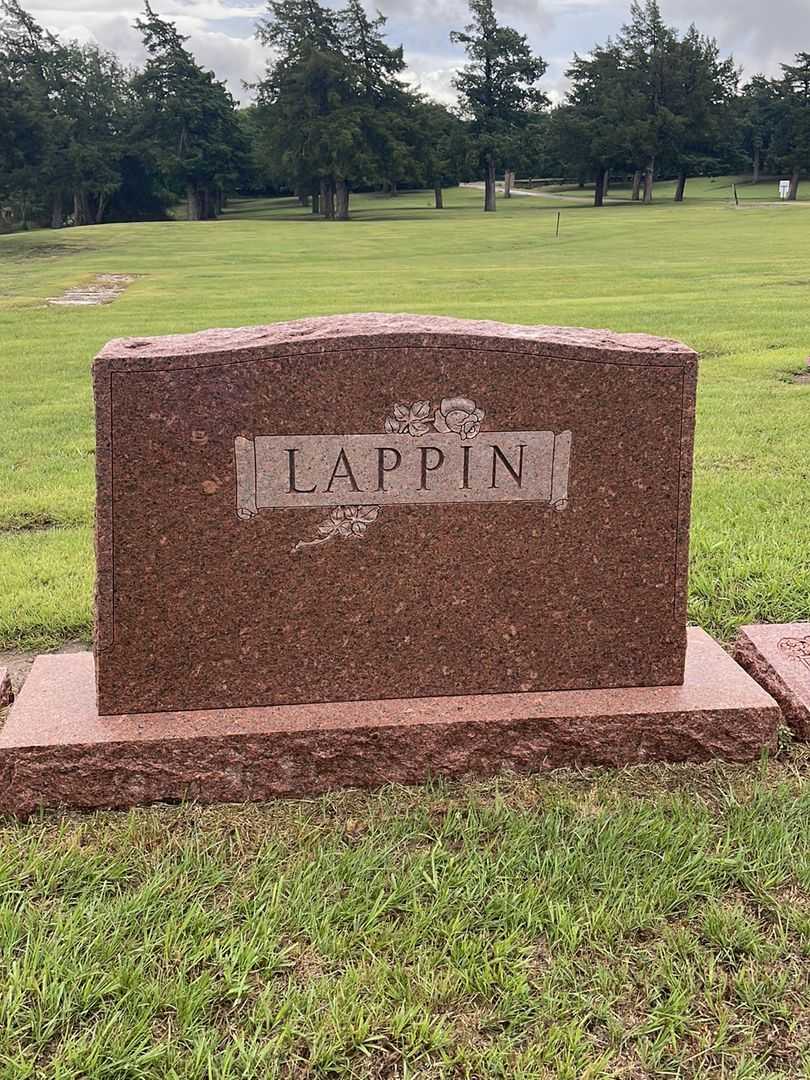 Pauline Lappin's grave. Photo 1