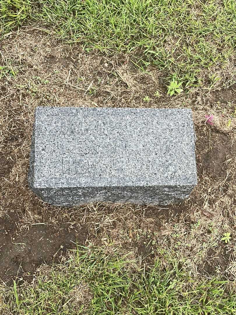 Morris E. Vesper's grave. Photo 3