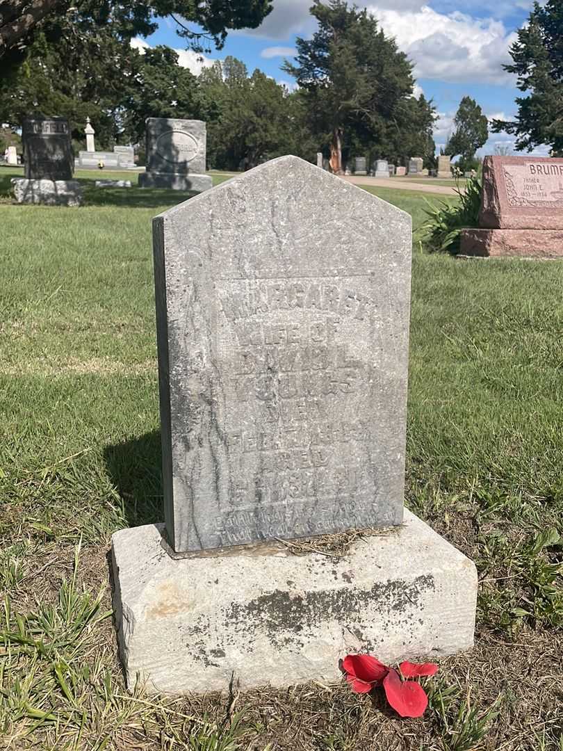 Margaret Young's grave. Photo 2