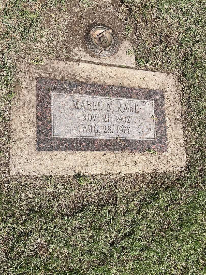 Mabel N. Rabe's grave. Photo 2
