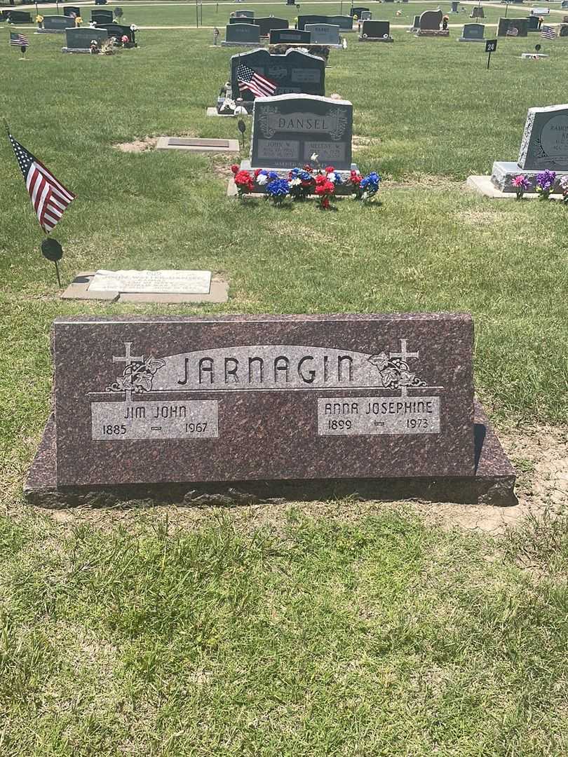 Jim John Jarnagin's grave. Photo 2