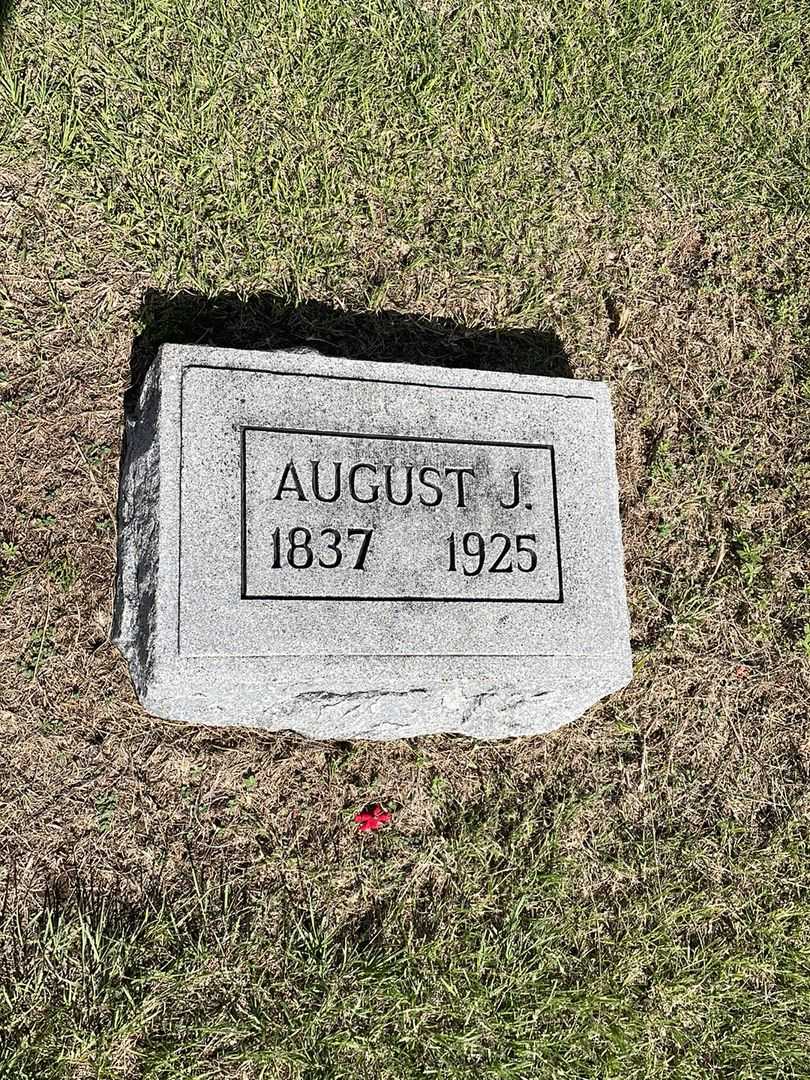 August Julius Ochs's grave. Photo 2