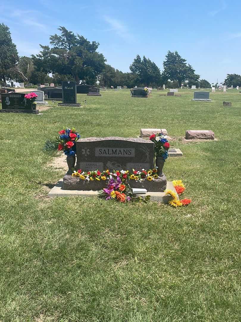 Donna Ruth Salmans's grave. Photo 1