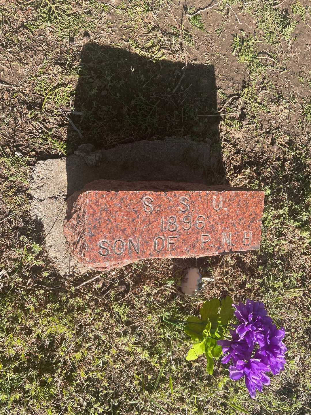 S. S. U.'s grave. Photo 1