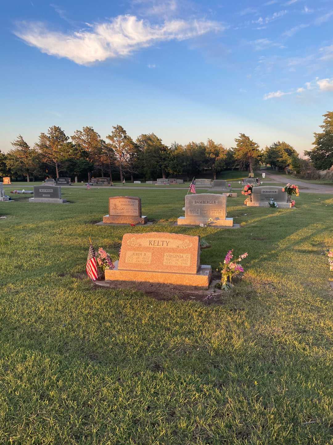 Virginia G. Kelty's grave. Photo 2