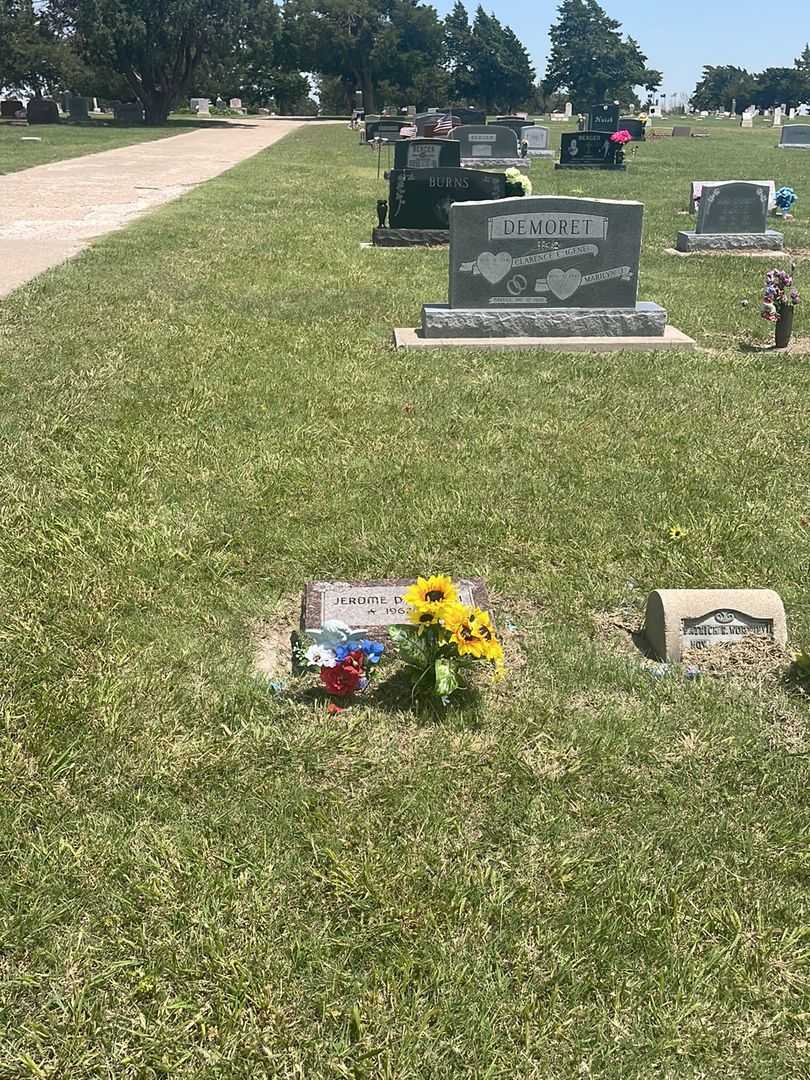 Jerome D. Tatman's grave. Photo 1
