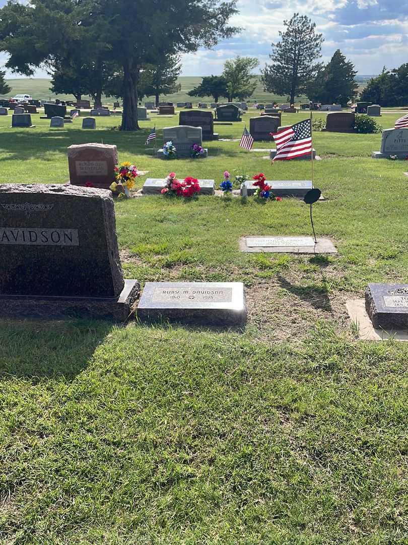 Ruby M. Davidson's grave. Photo 2