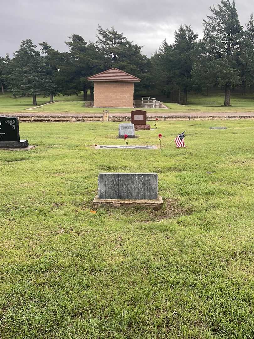 Anna Gaede's grave. Photo 1