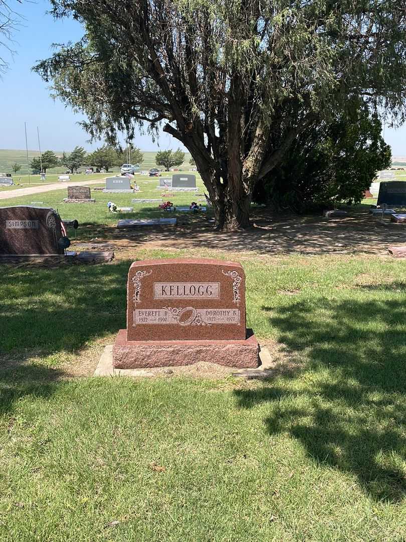 Everett R. Kellogg's grave. Photo 1