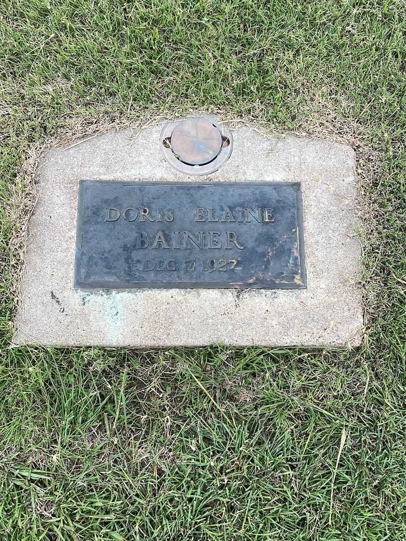 Doris Elaine Bainer's grave. Photo 2
