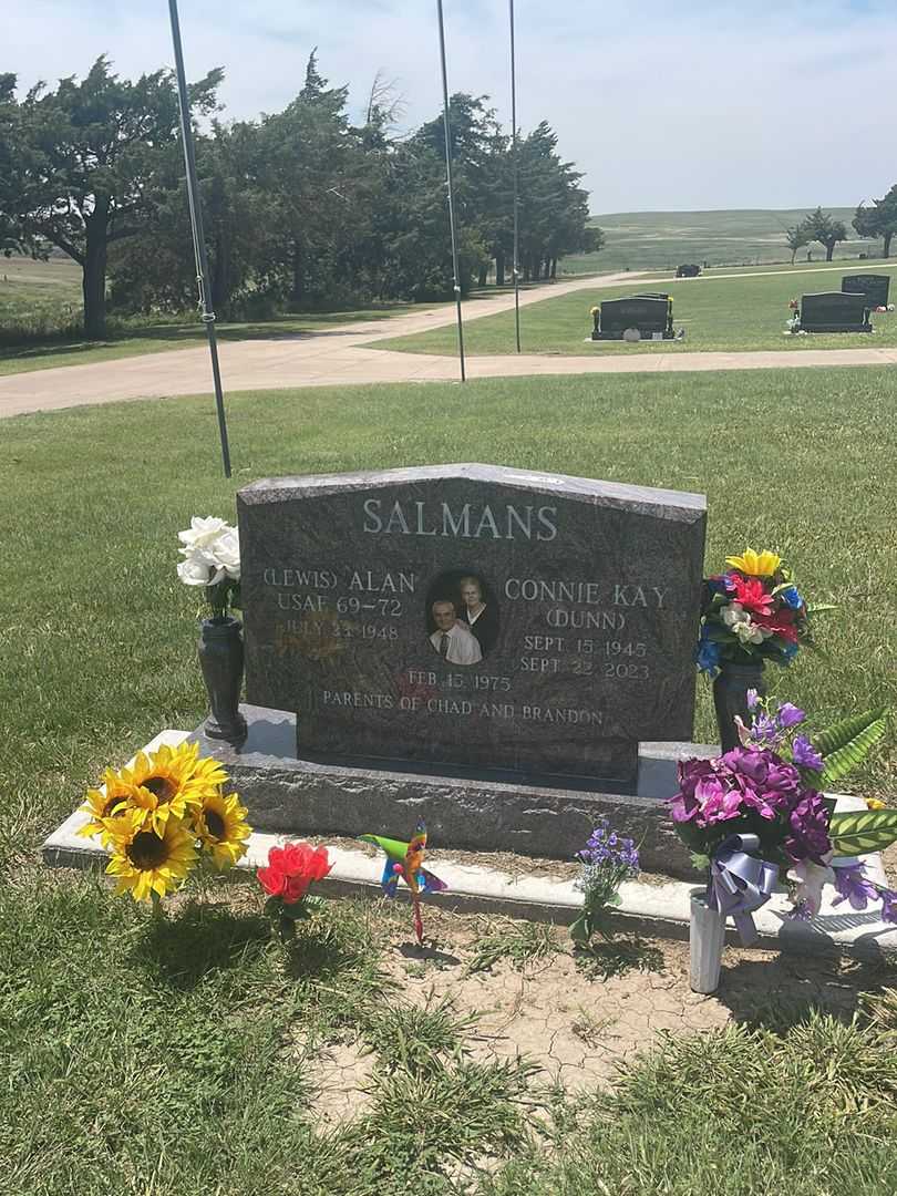 Connie Kay Dunn Salmans's grave. Photo 2