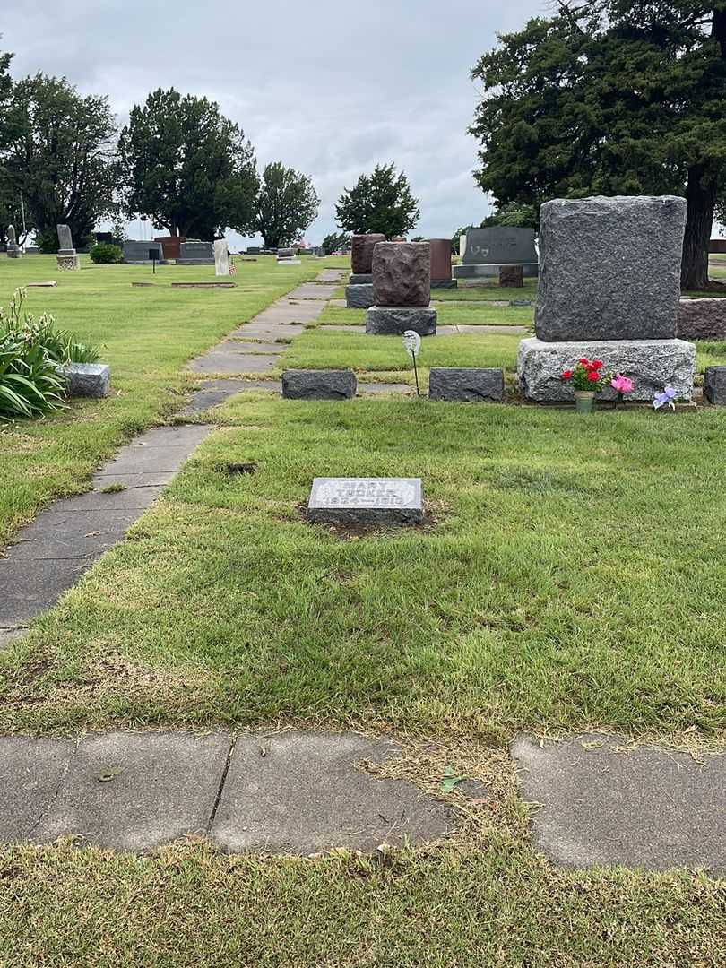 Corinne Patchen's grave. Photo 4