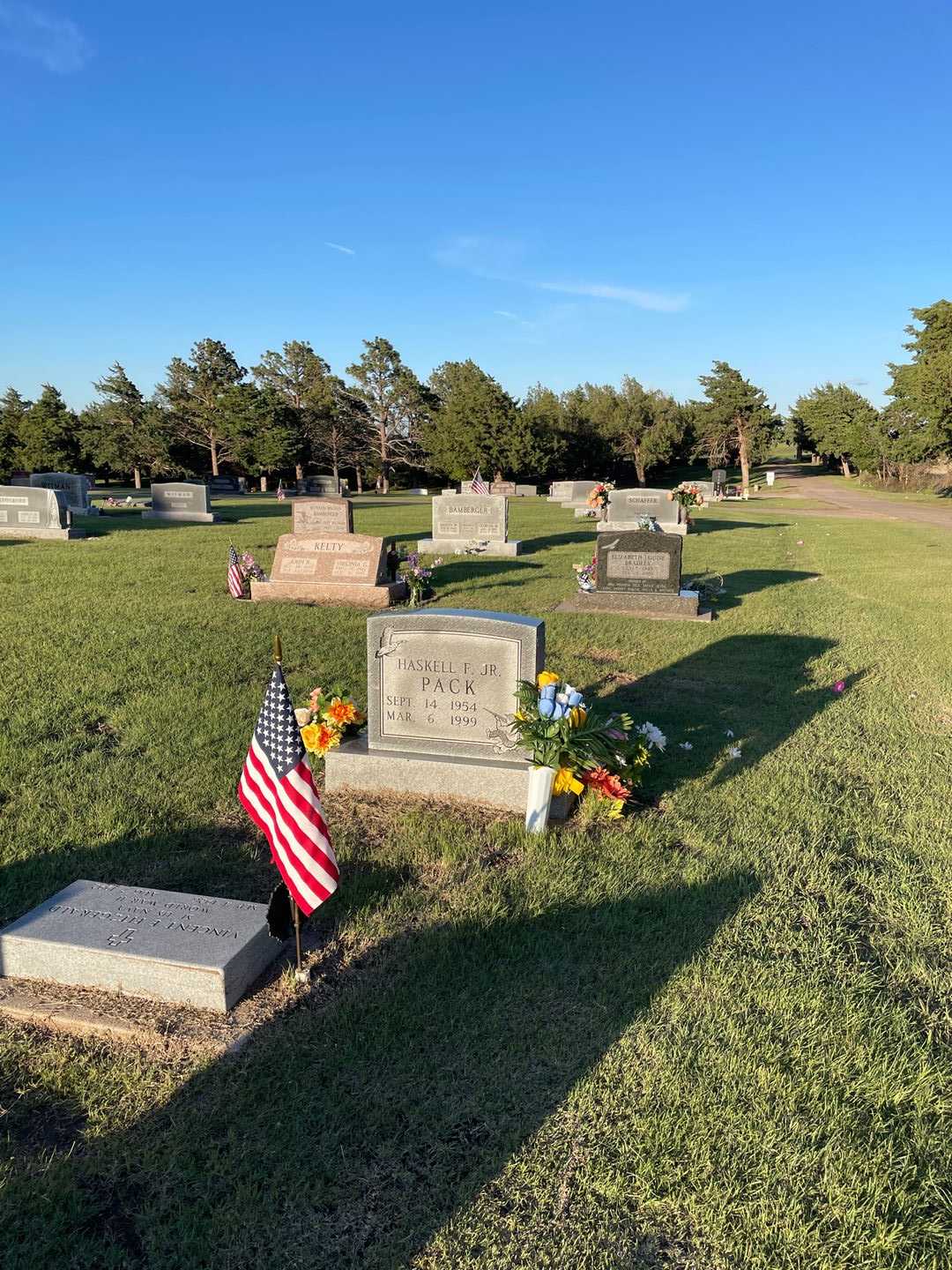 Haskell F. Pack Junior's grave. Photo 2