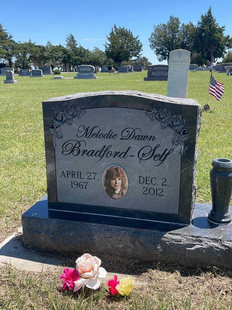 Melodie Dawn Bradford-Self's grave. Photo 2