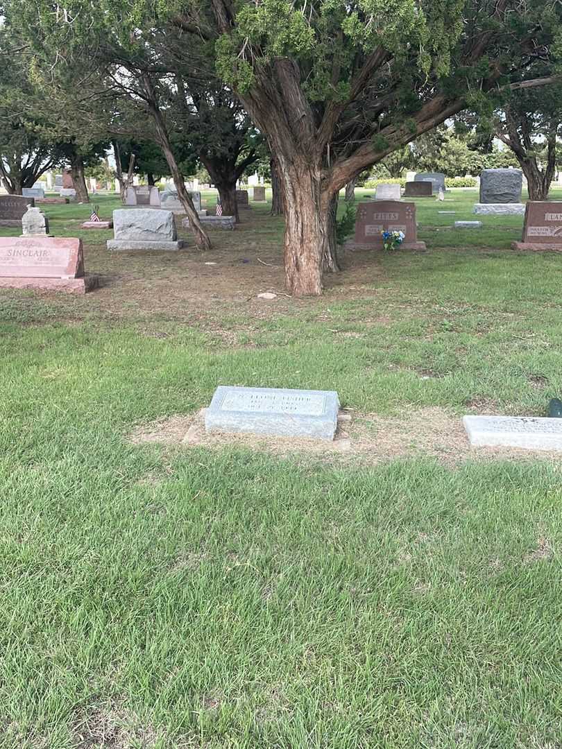N. Leone Fisher's grave. Photo 1