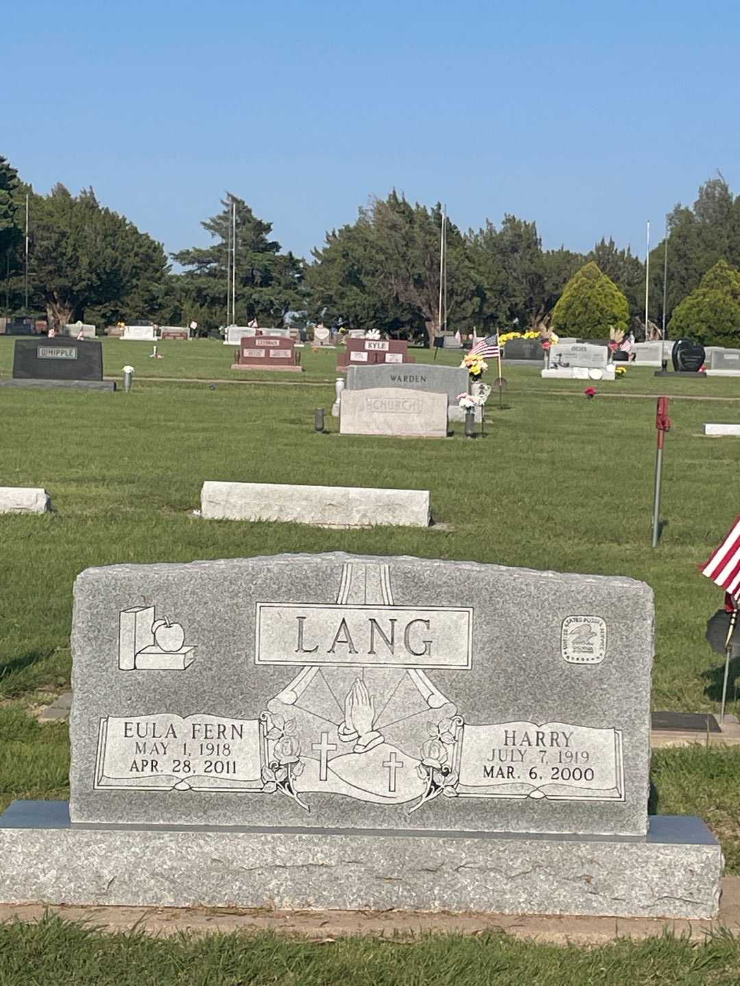Eula Fern Lang's grave. Photo 2