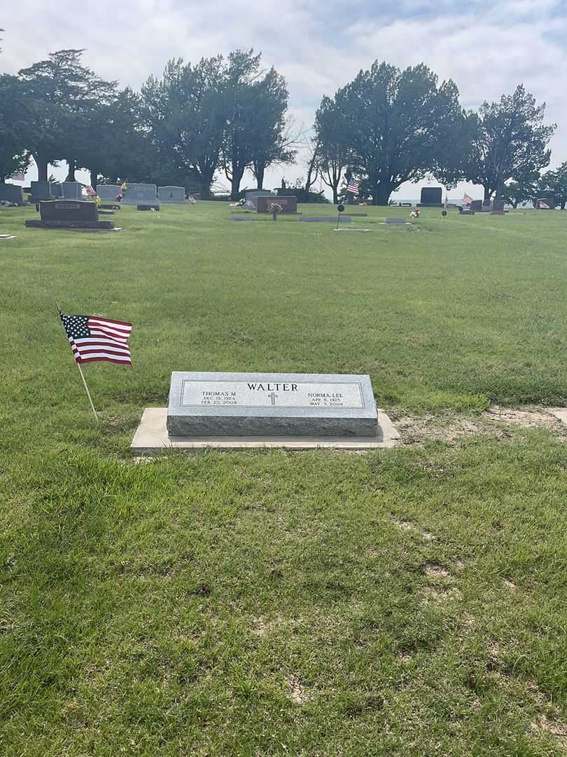 Thomas M. Walter's grave. Photo 1