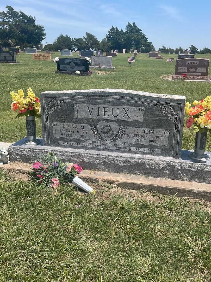 J. Olin Vieux's grave. Photo 2