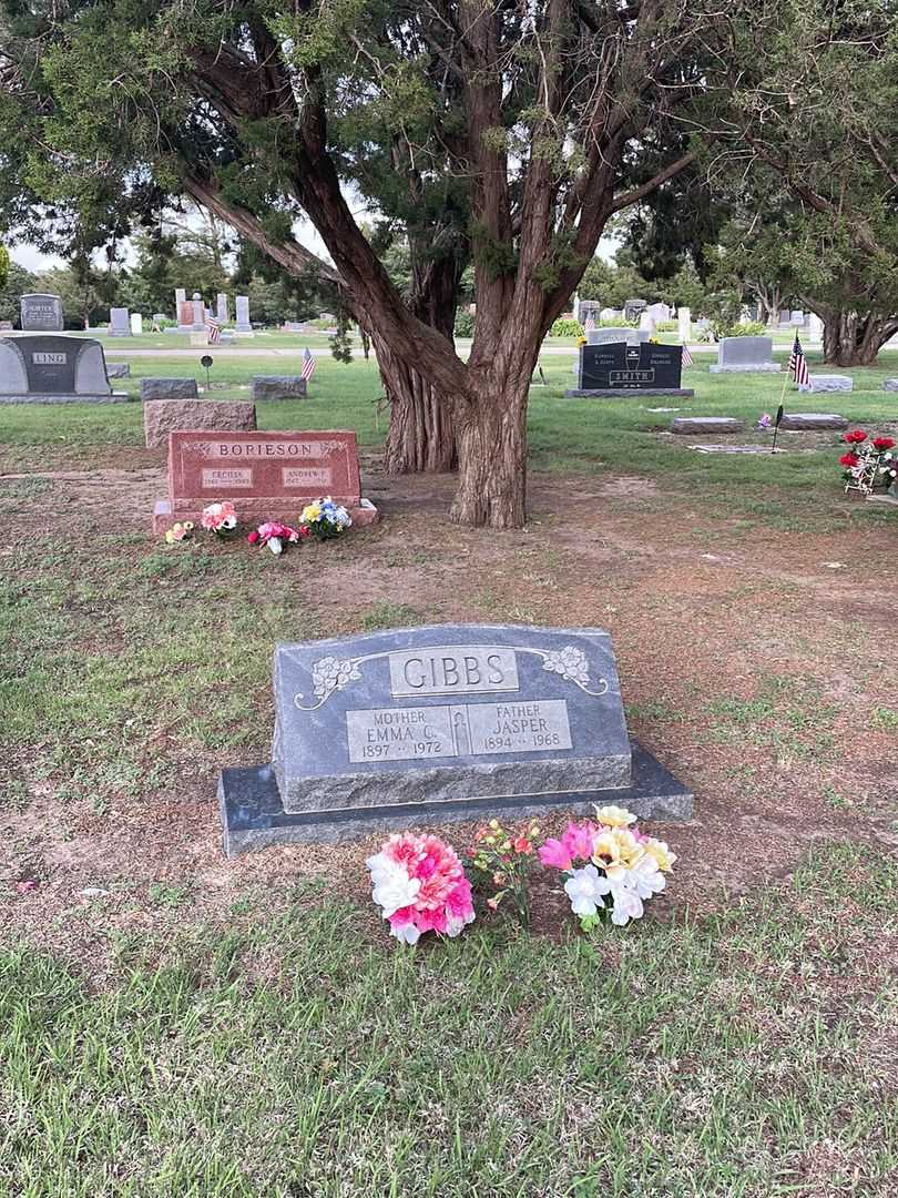 Emma C. Gibbs's grave. Photo 1