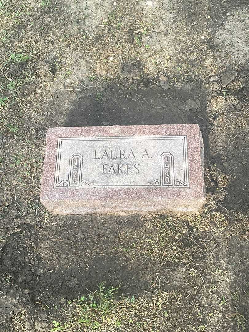 Laura A. Fakes's grave. Photo 2