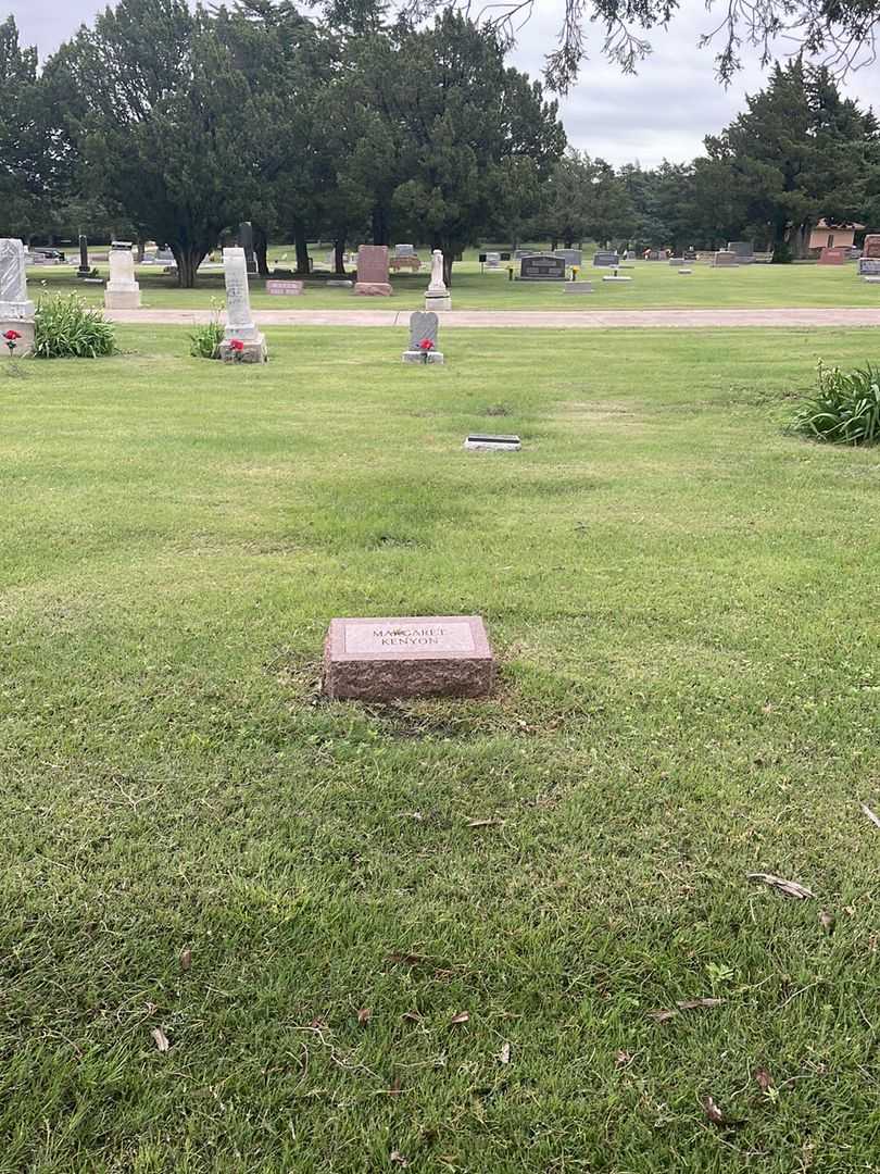 Margaret Kenyon's grave. Photo 1