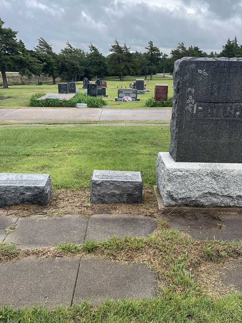 Charlie W. Patchen's grave. Photo 2