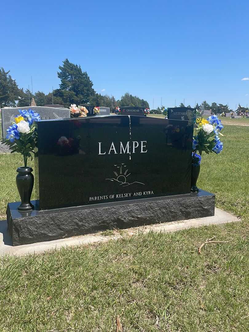 Marty J. Lampe's grave. Photo 3