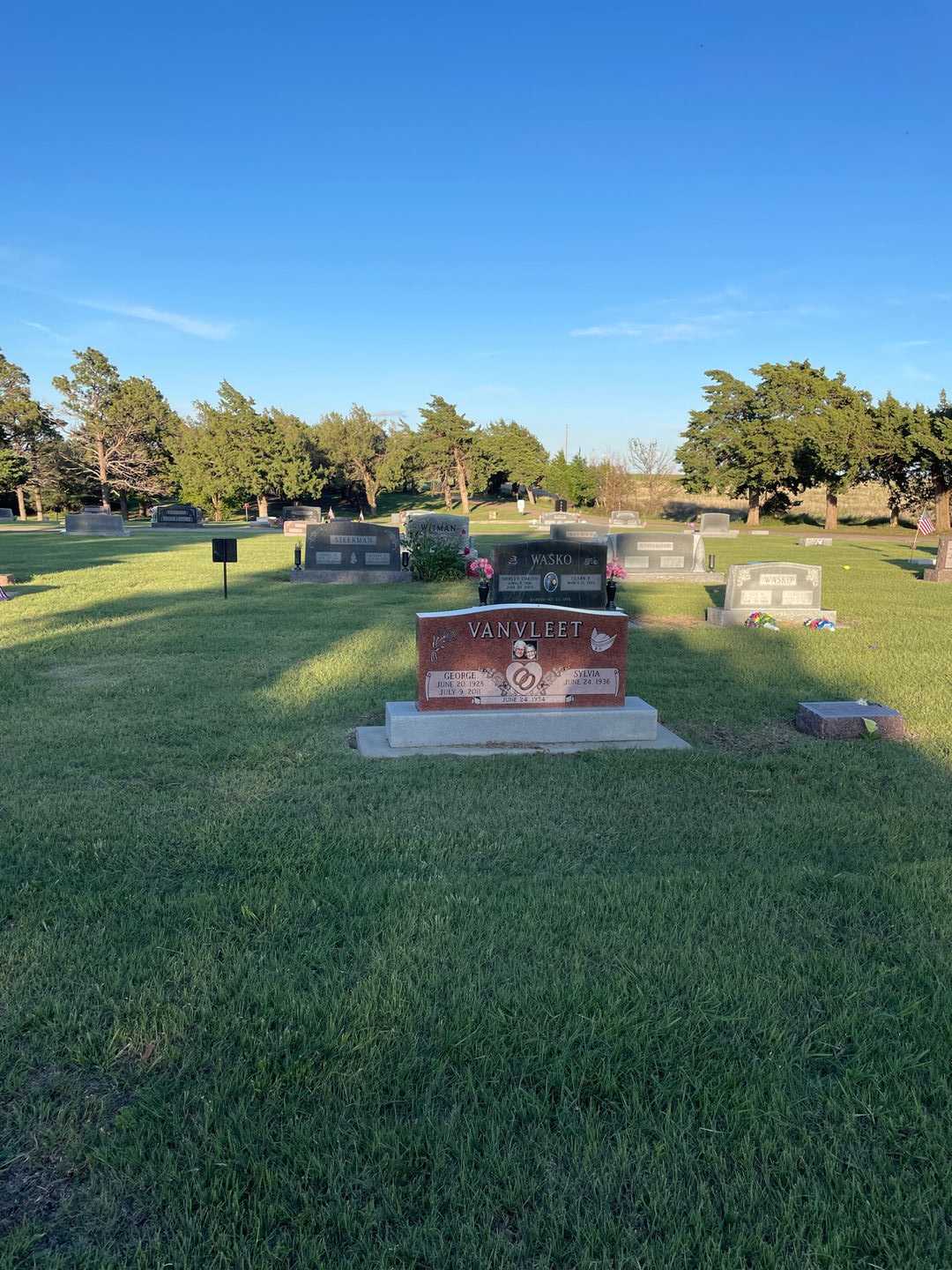 George Van Vleet's grave. Photo 2