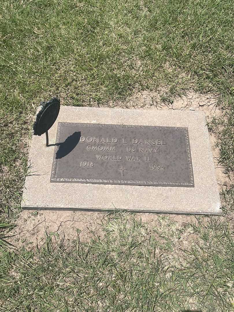 Donald L. Dansel's grave. Photo 3