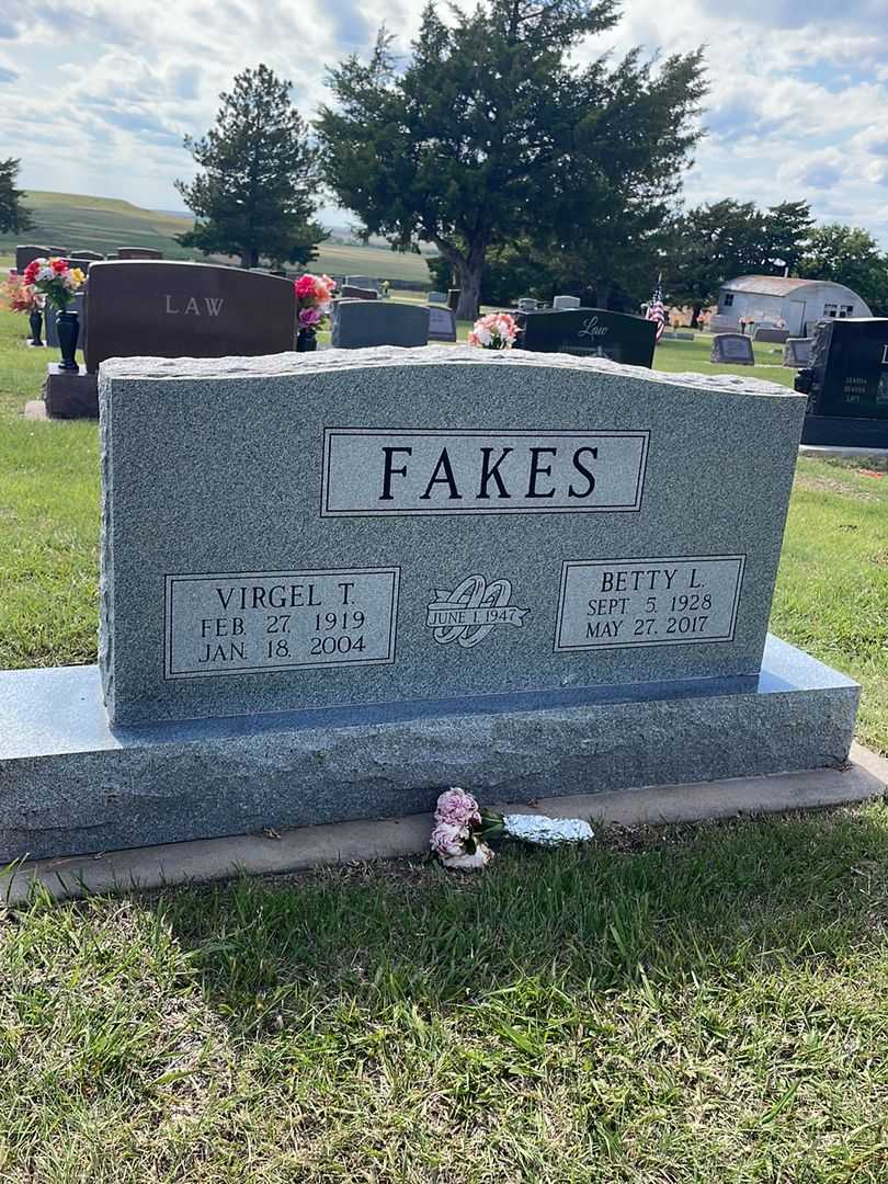 Virgil T. Fakes's grave. Photo 2