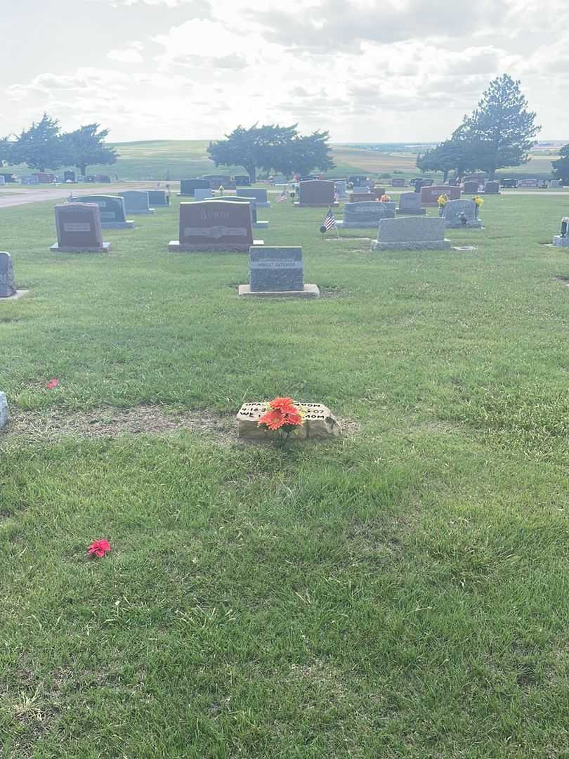 Opal Lorene Cannon's grave. Photo 1