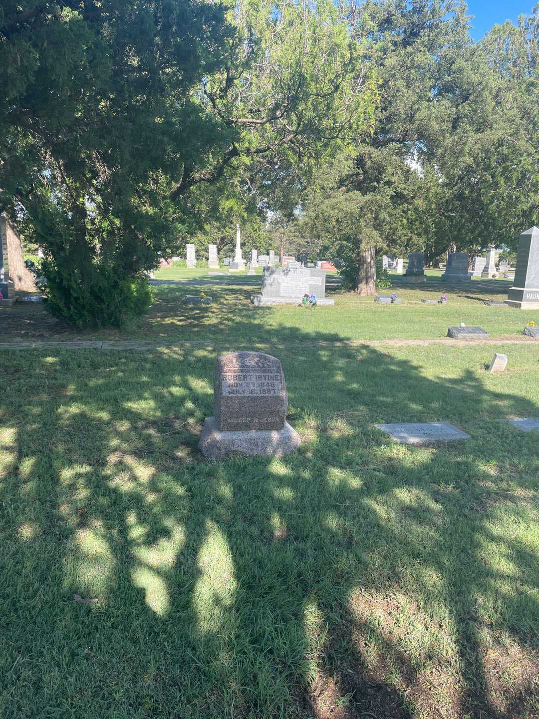 Robert Irvine's grave. Photo 1