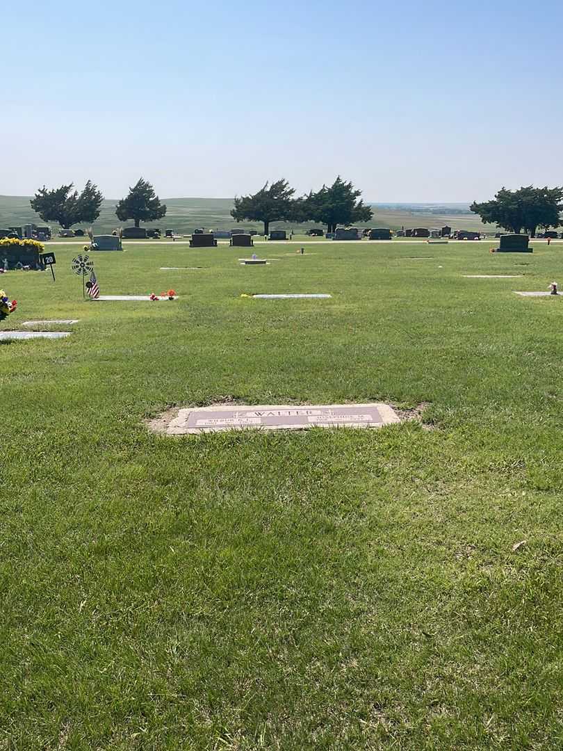 Josephine M. Walter's grave. Photo 1
