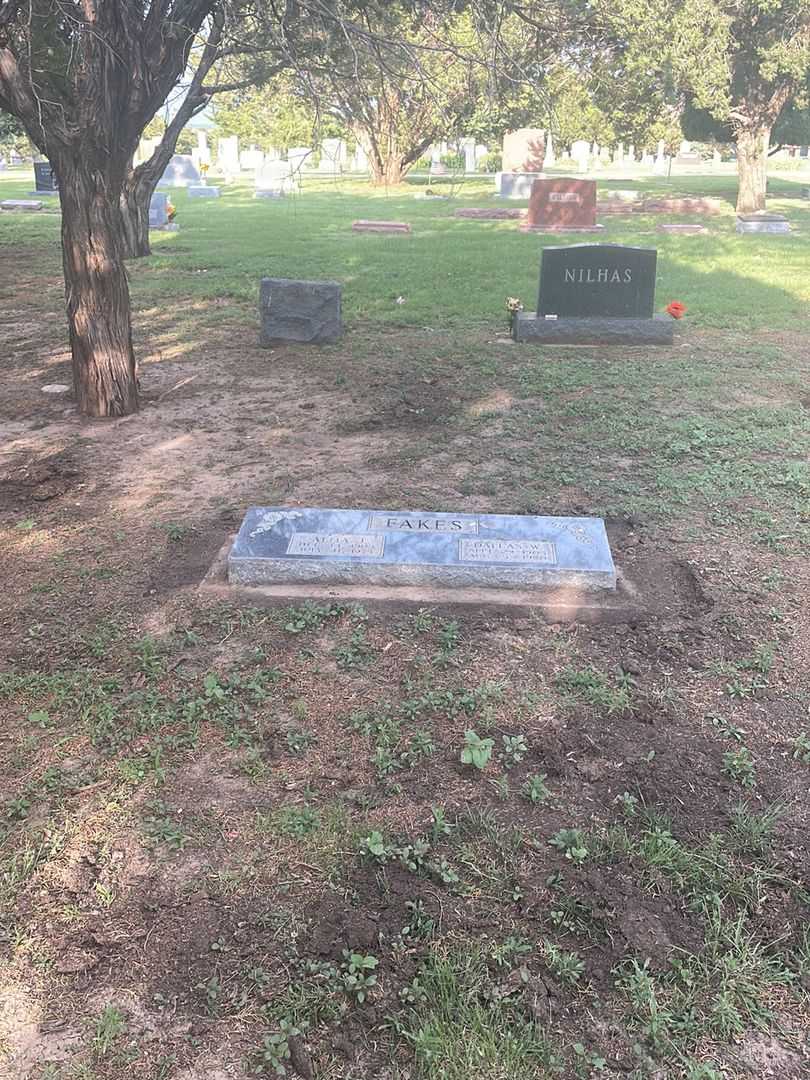 Alma J. Fakes's grave. Photo 1